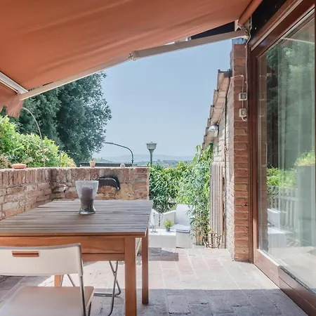 Siena-porta San Marco Elegant Apt W/garden&parking Apartment